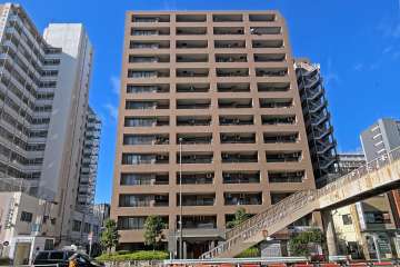 クリオ三ノ輪壱番館の外観（南東側から）