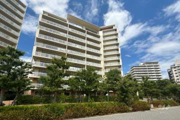 西宮マリナパークシティ海のまち5番館の外観（南側から）