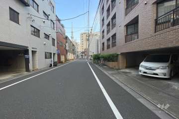 敷地北東側の前面道路　