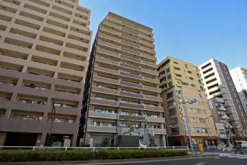 日神パレステージ三ノ輪国際通りの外観（東側から）