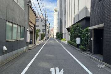 敷地東側の前面道路