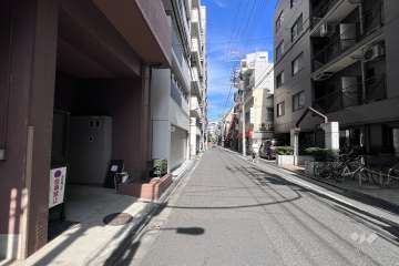 敷地南東側の前面道路