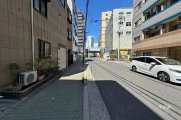 敷地南側の前面道路