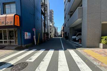 敷地南側の前面道路