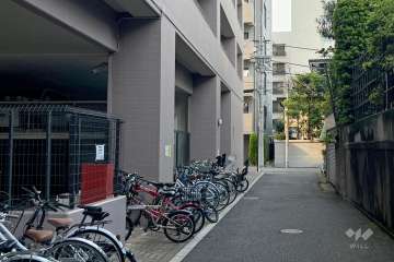 敷地東側の前面道路