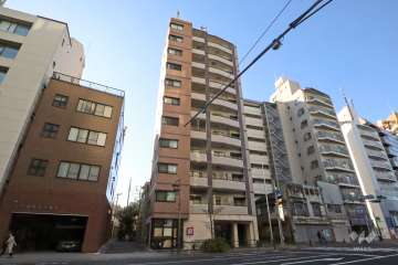 ジェイパーク上野池之端の外観（東側から）
