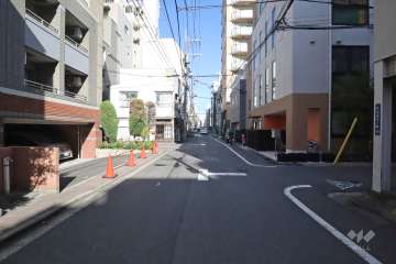 敷地東側の前面道路