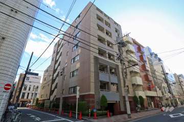 コアマンション御徒町フリージオの外観(北西側から)