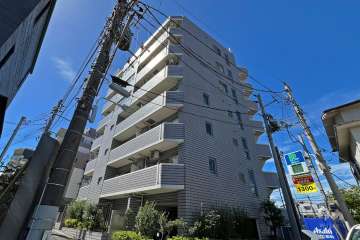 レーベンシティオ上野桜木の外観（南東側から）