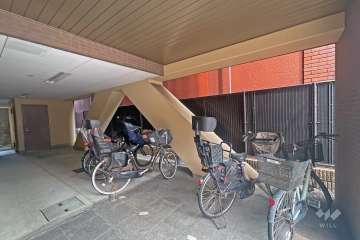 屋内に設けられた駐輪場