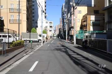 敷地南東側の前面道路