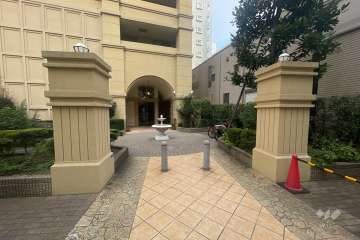 敷地入り口
