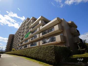サニードゥエル宝塚D棟の外観（南東側から）