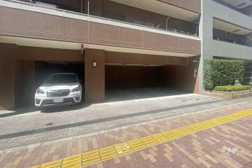 敷地内駐車場（屋内平面式）
