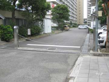 駐車場入り口