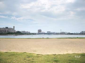 マンション南側には海浜公園があります