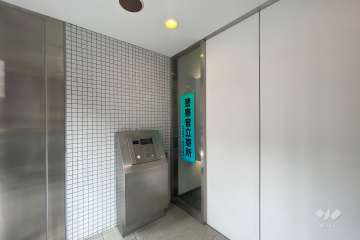 エントランスはオートロック付きです。