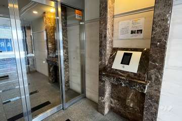 エントランスはオートロック付きです。