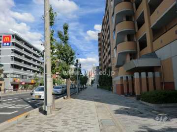 敷地北側は国道2号線に面しています。