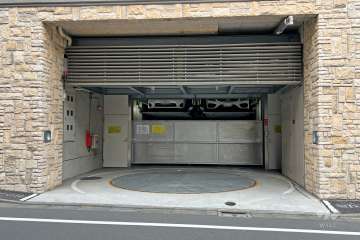 敷地内駐車場（屋内機械式）
