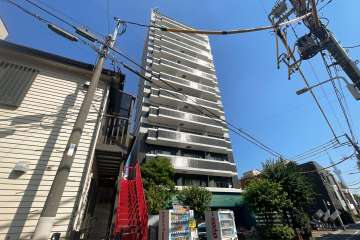 リファイズエクスクルーシブの外観（北西側から）