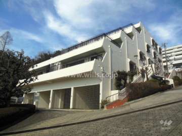 日商岩井御影ガーデンハイツA棟の外観（南東側から）

