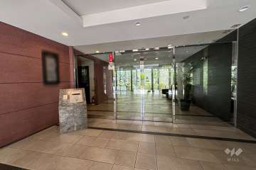 エントランスはオートロック付きです。