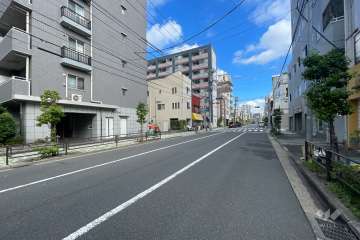 敷地東側の前面道路
