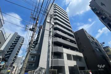 エルフラット入谷の外観（南西側から）