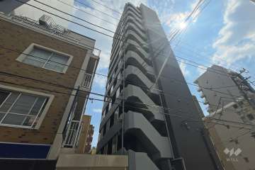 エルフラット入谷の外観（北西側から）