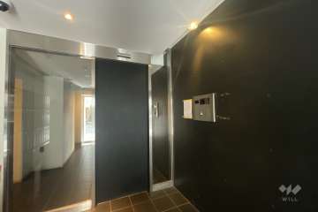 エントランスはオートロック付きです。