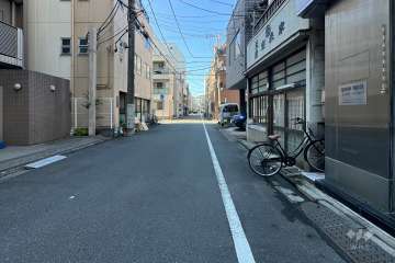 敷地北側の前面道路