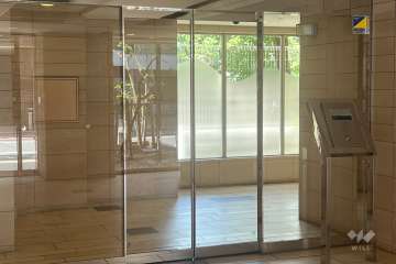 エントランスはオートロック付きです。