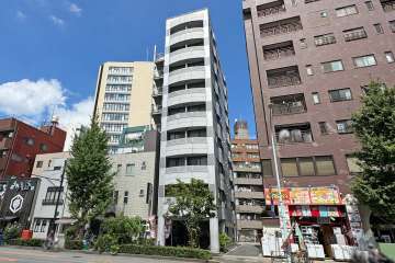コンフォート入谷の外観（南東側から）