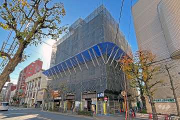 サンハイツ根岸の外観（北側から）※大規模修繕工事中（2024年12月）