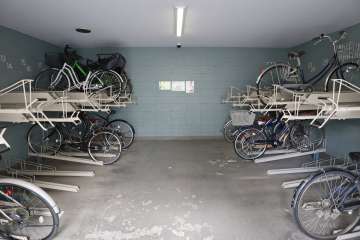 屋内に設けられた駐輪場