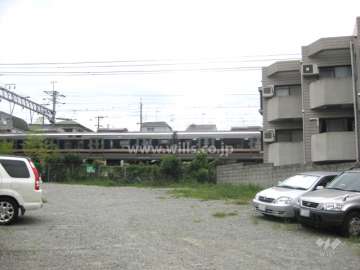 マンション南側はＪＲ東海道本線が走っています。