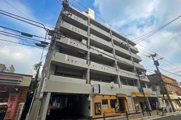 メゾン根岸の外観（南東側から）