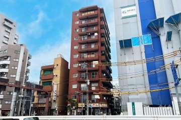 モナークマンション根岸の外観（南側から）