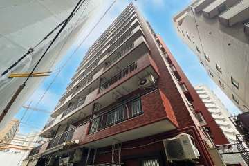 モナークマンション根岸の外観（東側から）