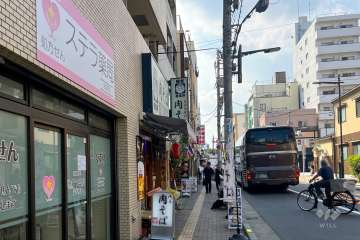 敷地北側の前面道路