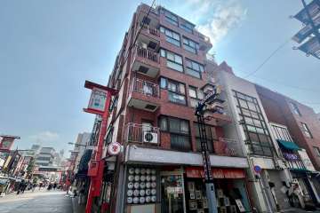 ライオンズマンション雷門の外観（北西側から）