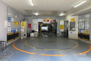 敷地内駐車場（屋内機械式）