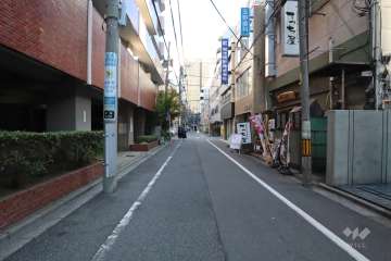 敷地南側の前面道路