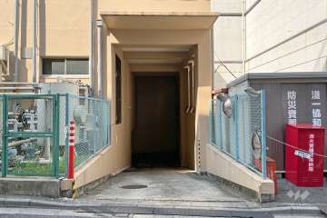 駐車場の出入り口　