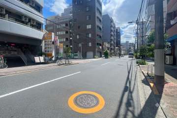 敷地西側の前面道路　