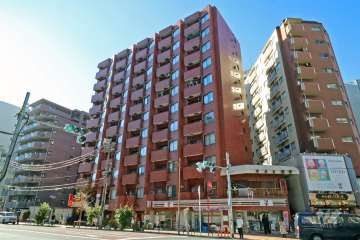 鶯谷タウンプラザの外観（東側から）