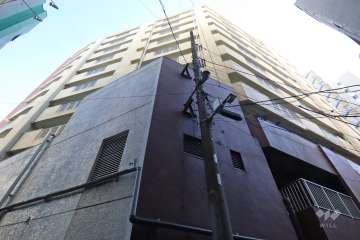 鶯谷日伸ハイツの外観（北西側から）