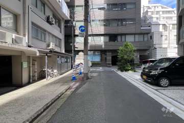 敷地南東側の前面道路