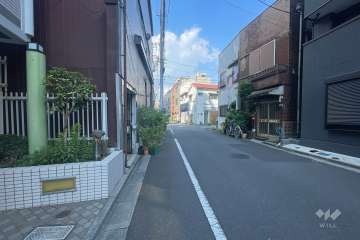 敷地南東側の前面道路